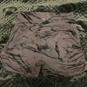 Bombshell marble toggle shorts